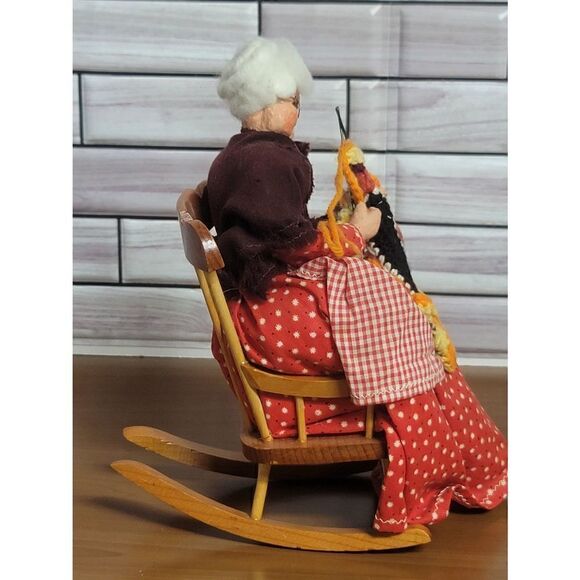 HANDCRAFTED ELDERLY LADY KNITTING   - Picture 5 of 9